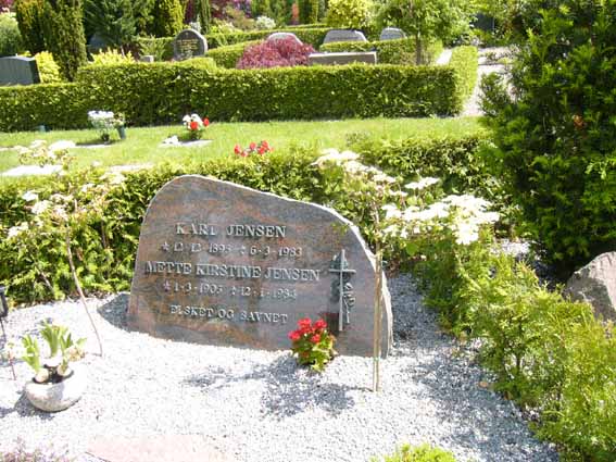 Billede af gravsten på Herning Vestre Kirkegård