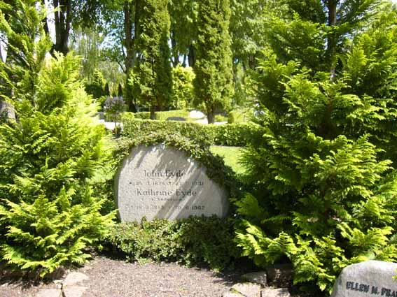 Billede af gravsten på Herning Vestre Kirkegård