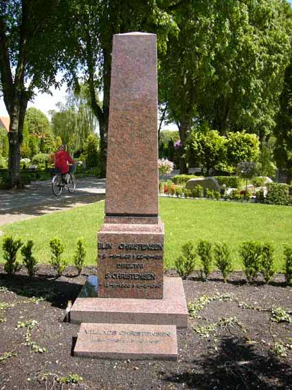 Billede af gravsten på Herning Vestre Kirkegård