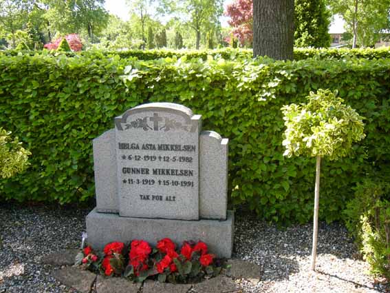 Billede af gravsten på Herning Vestre Kirkegård