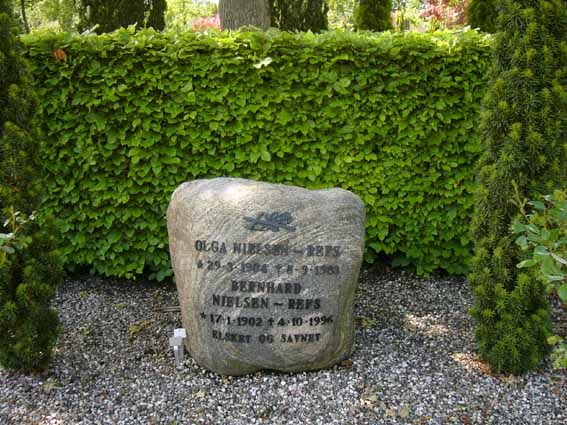 Billede af gravsten på Herning Vestre Kirkegård