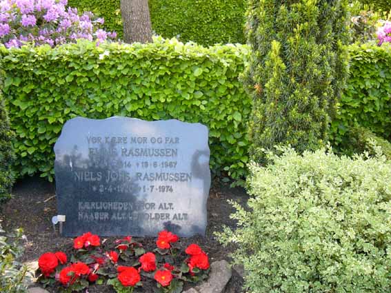 Billede af gravsten på Herning Vestre Kirkegård