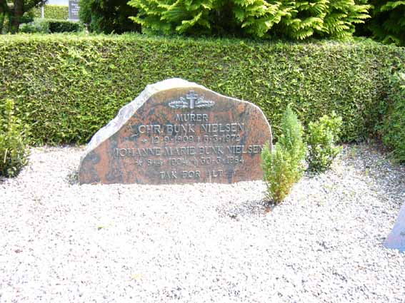 Billede af gravsten på Herning Vestre Kirkegård