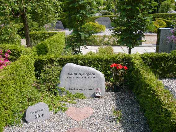 Billede af gravsten på Herning Vestre Kirkegård