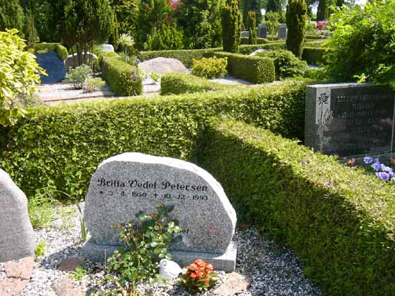Billede af gravsten på Herning Vestre Kirkegård