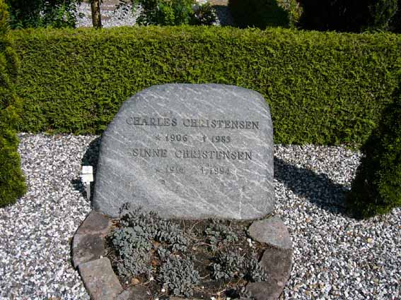 Billede af gravsten på Herning Vestre Kirkegård