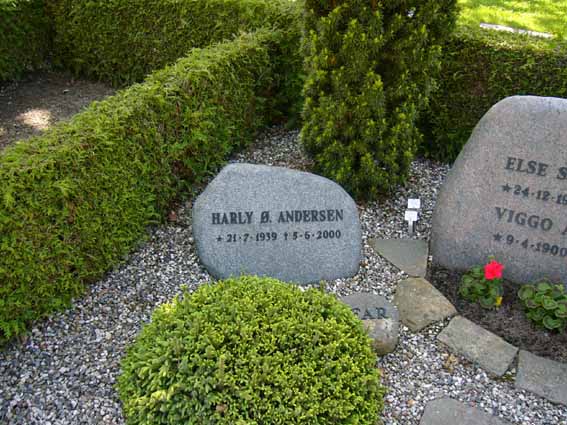 Billede af gravsten på Herning Vestre Kirkegård
