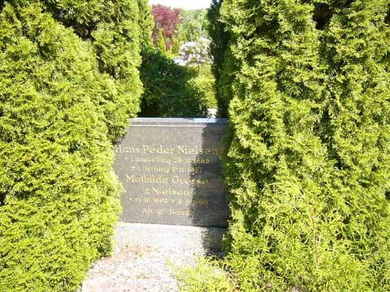Billede af gravsten på Herning Vestre Kirkegård