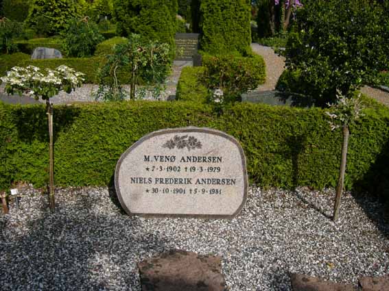 Billede af gravsten på Herning Vestre Kirkegård