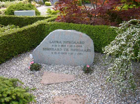 Billede af gravsten på Herning Vestre Kirkegård