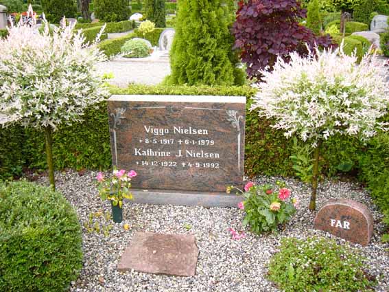 Billede af gravsten på Herning Vestre Kirkegård