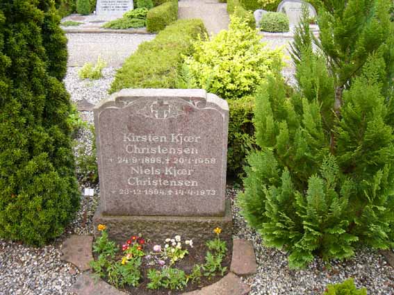 Billede af gravsten på Herning Vestre Kirkegård