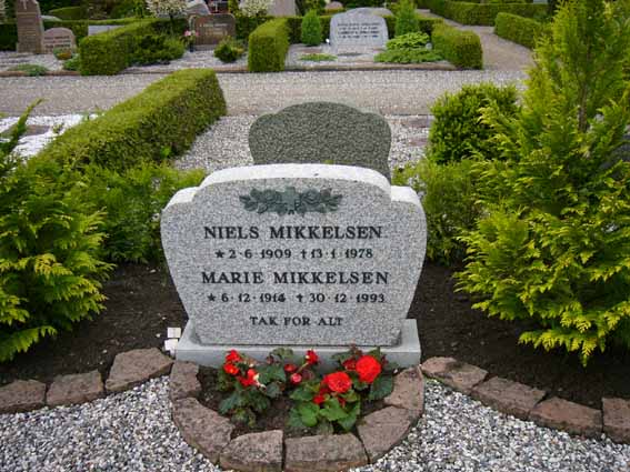 Billede af gravsten på Herning Vestre Kirkegård
