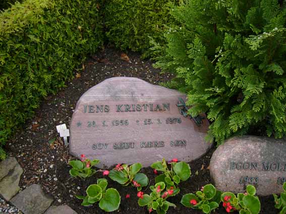Billede af gravsten på Herning Vestre Kirkegård