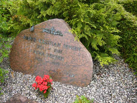 Billede af gravsten på Herning Vestre Kirkegård