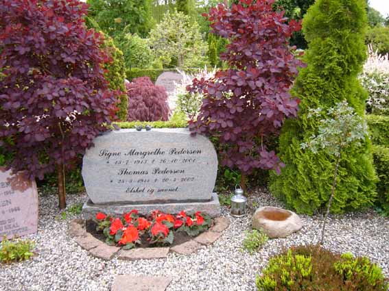 Billede af gravsten på Herning Vestre Kirkegård
