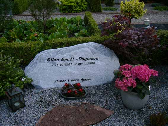 Billede af gravsten på Herning Vestre Kirkegård
