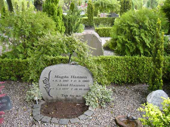 Billede af gravsten på Herning Vestre Kirkegård