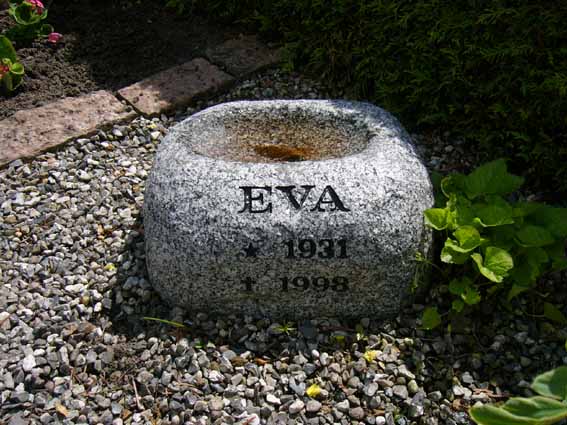Billede af gravsten på Herning Vestre Kirkegård
