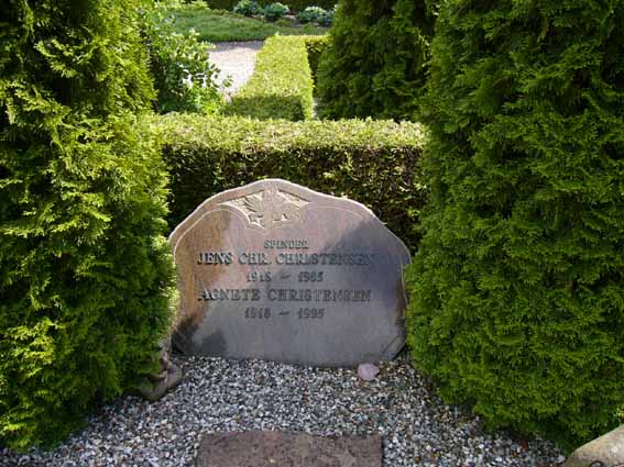 Billede af gravsten på Herning Vestre Kirkegård