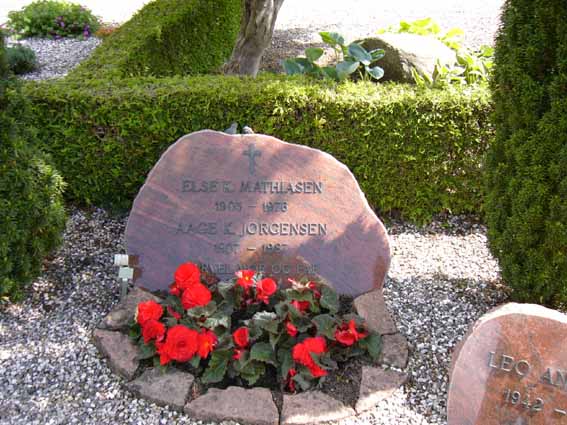 Billede af gravsten på Herning Vestre Kirkegård