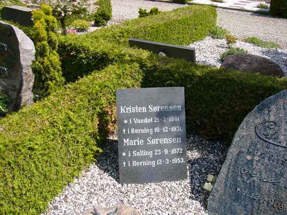 Billede af gravsten på Herning Vestre Kirkegård