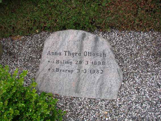 Billede af gravsten på Herning Vestre Kirkegård