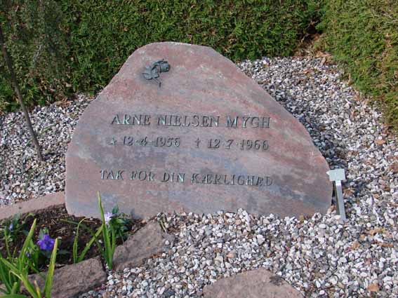 Billede af gravsten på Herning Vestre Kirkegård