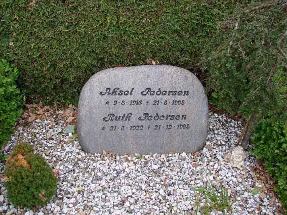 Billede af gravsten på Herning Vestre Kirkegård