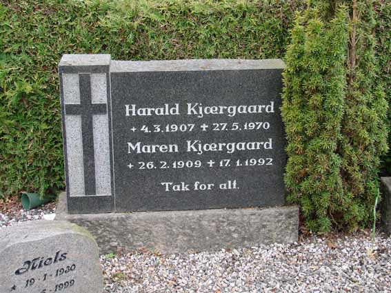 Billede af gravsten på Herning Vestre Kirkegård