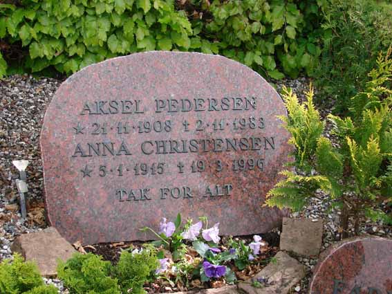 Billede af gravsten på Herning Vestre Kirkegård