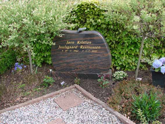 Billede af gravsten på Herning Vestre Kirkegård