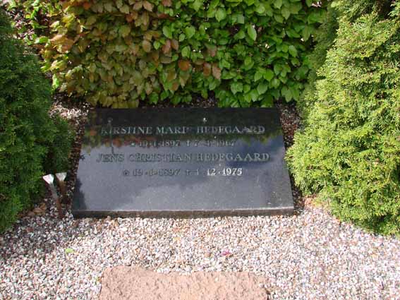 Billede af gravsten på Herning Vestre Kirkegård