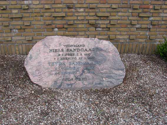 Billede af gravsten på Herning Vestre Kirkegård