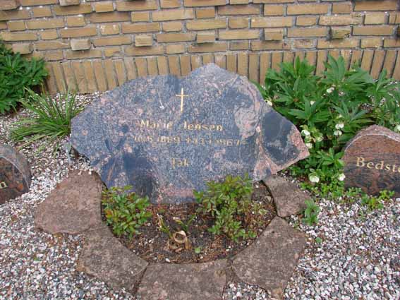 Billede af gravsten på Herning Vestre Kirkegård