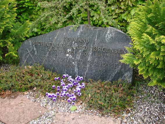 Billede af gravsten på Herning Vestre Kirkegård
