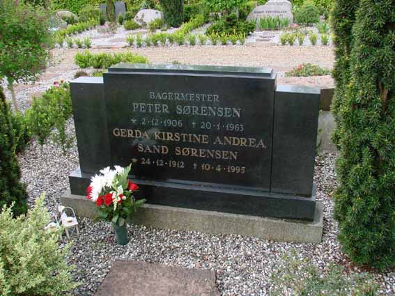 Billede af gravsten på Herning Vestre Kirkegård
