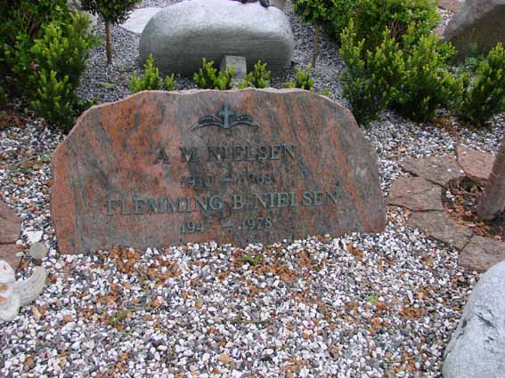 Billede af gravsten på Herning Vestre Kirkegård