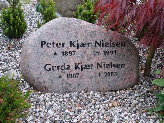 Billede af gravsten på Herning Vestre Kirkegård