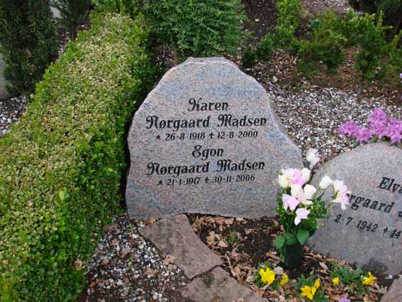 Billede af gravsten på Herning Vestre Kirkegård