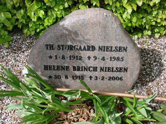 Billede af gravsten på Herning Vestre Kirkegård