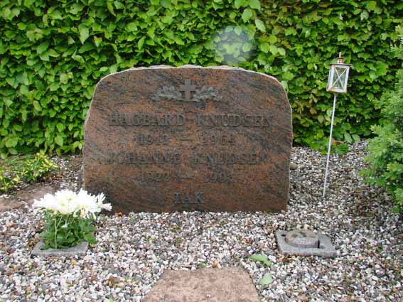 Billede af gravsten på Herning Vestre Kirkegård
