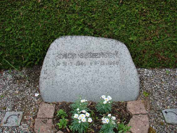 Billede af gravsten på Herning Vestre Kirkegård