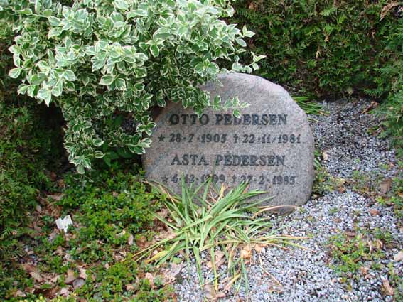 Billede af gravsten på Herning Vestre Kirkegård