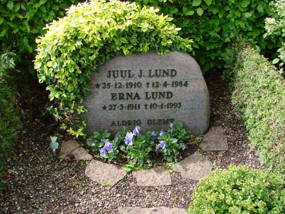 Billede af gravsten på Herning Vestre Kirkegård