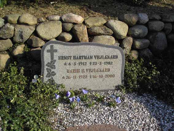 Billede af gravsten på Herning Vestre Kirkegård