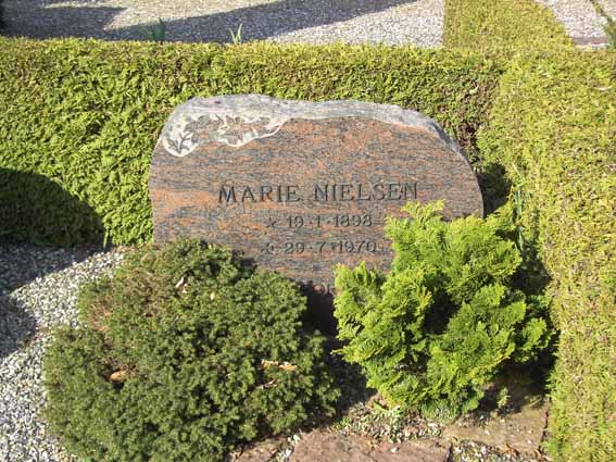 Billede af gravsten på Herning Vestre Kirkegård