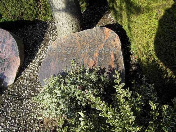 Billede af gravsten på Herning Vestre Kirkegård