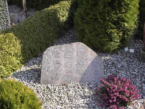 Billede af gravsten på Herning Vestre Kirkegård