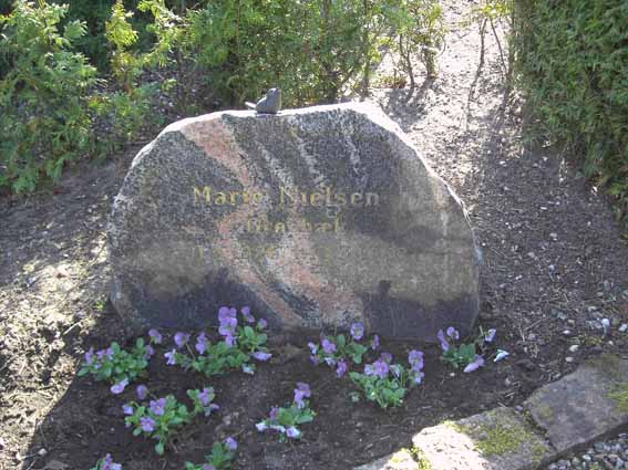 Billede af gravsten på Herning Vestre Kirkegård